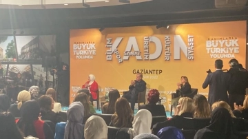 Erdoğan, Kadınlarla Büyük Türkiye yolunda etkinliğine katıldı.