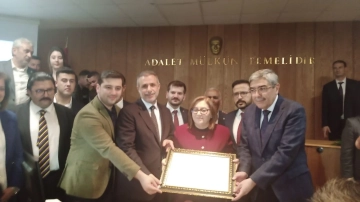 Gaziantep Büyükşehir Belediye Başkanı Fatma Şahin Mazbatasını Aldı!