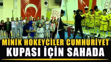 Minik Hokeyciler Cumhuriyet Kupası İçin Sahada